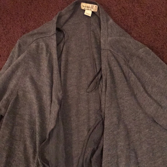 Gray pull over - Picture 2 of 4